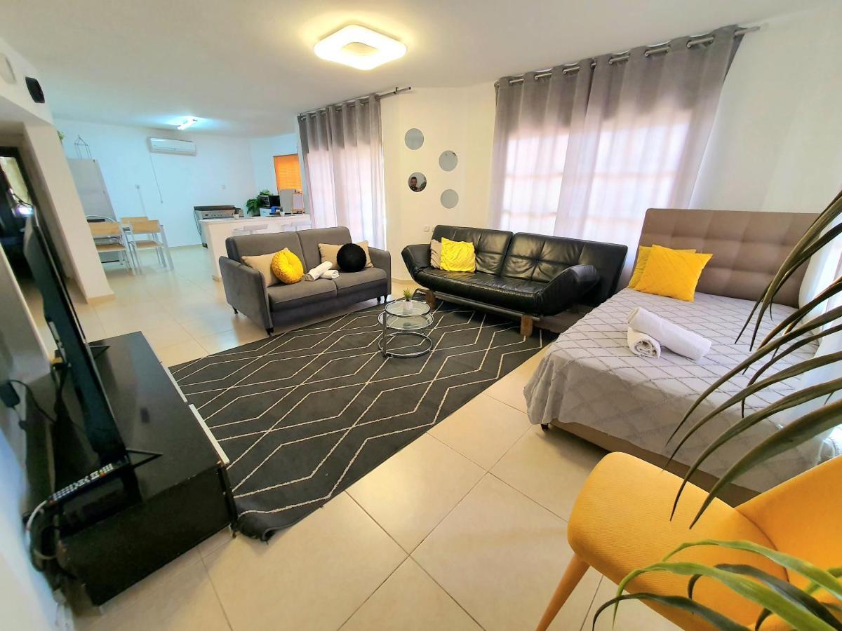 Barak Royal Suites 20 Garden Jacuzzi - ג'קוזי בחצר Eilat Exterior foto